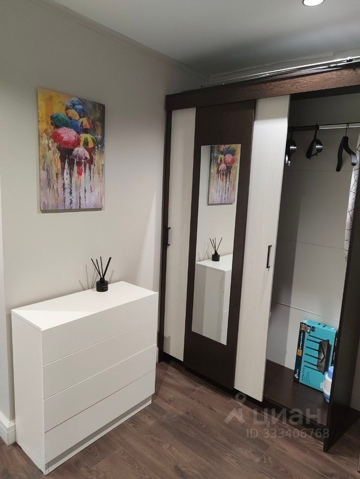 m. Sokol: Apartment, studio