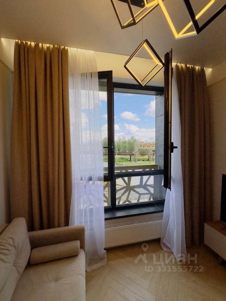 m. ZIL: Apartment, 2-rooms