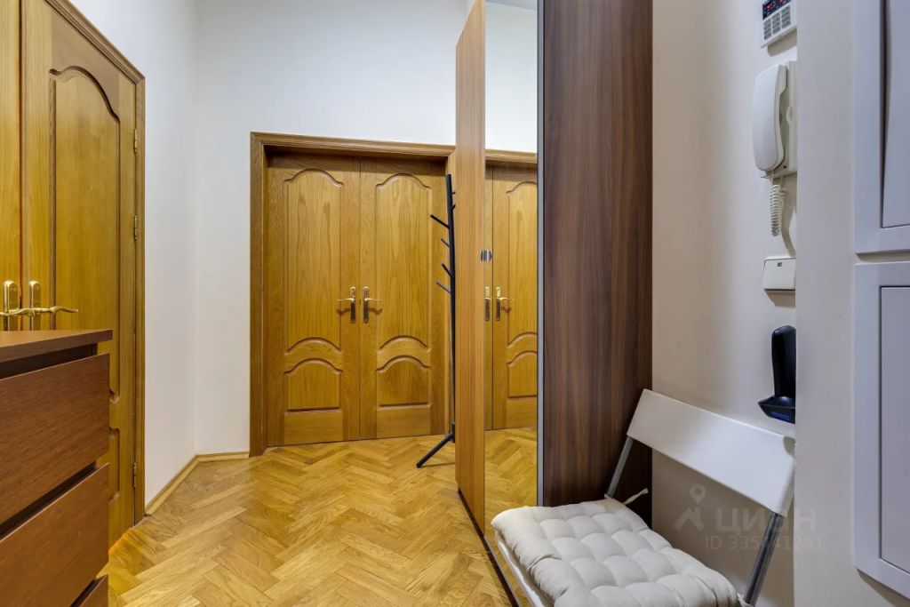 m. Okhotny ryad: Apartment, 2-rooms