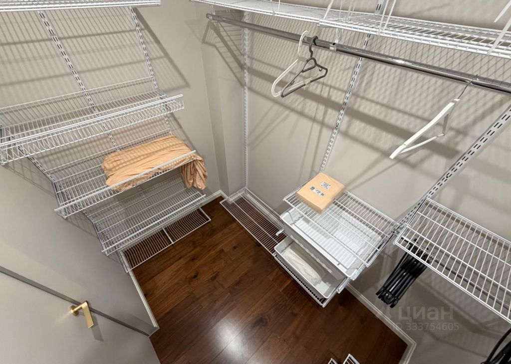 m. ZIL: Apartment, 2-rooms
