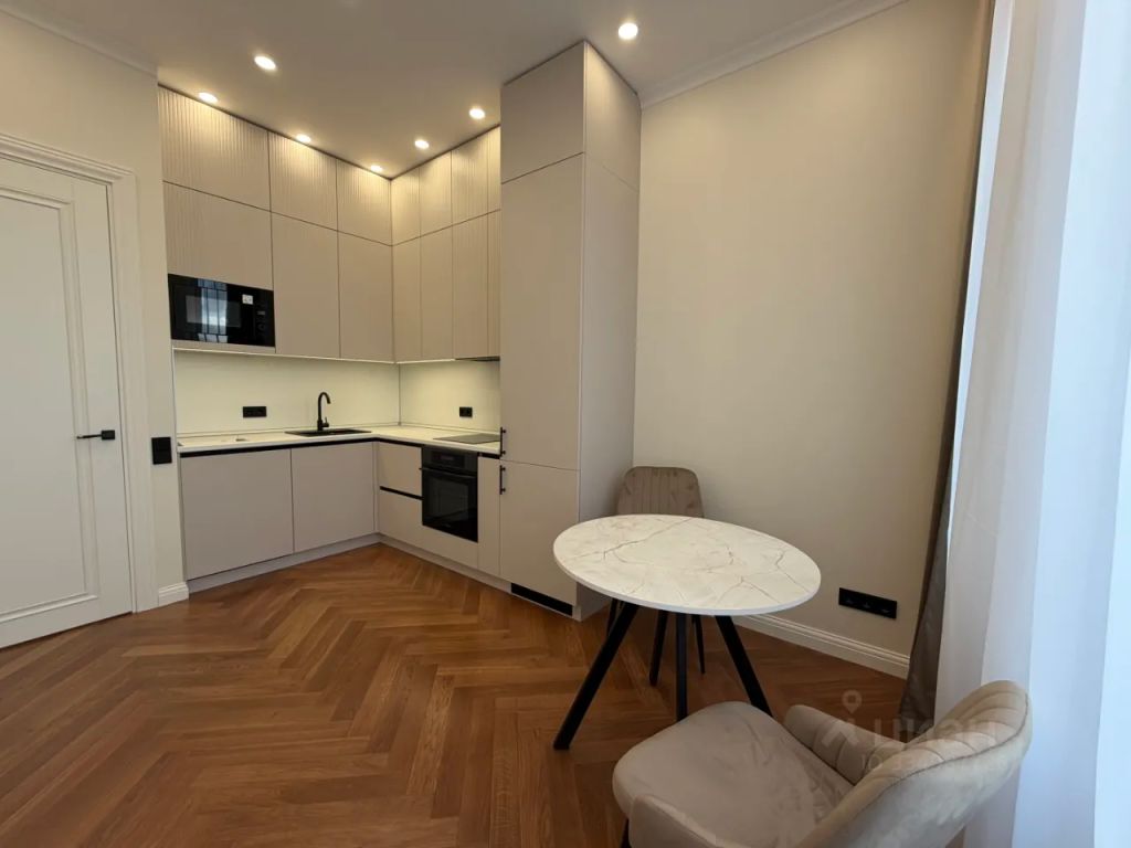 m. ZIL: Apartment, 1-rooms