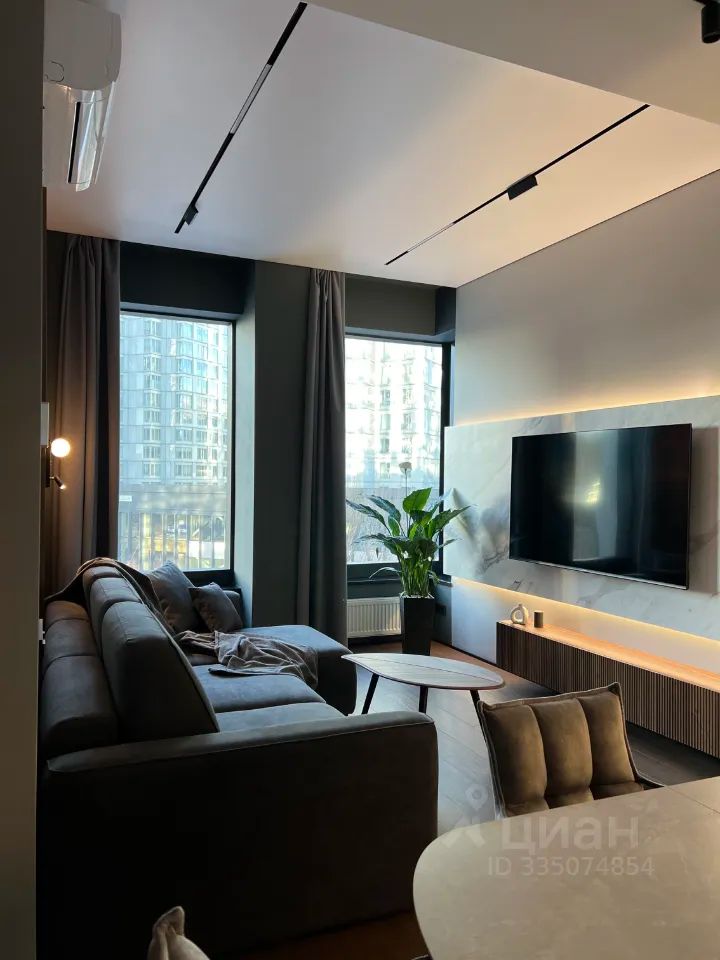 m. ZIL: Apartment, 2-rooms