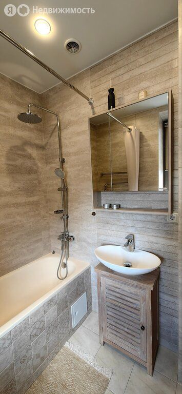 m. Dubrovka: Apartment, 2-rooms