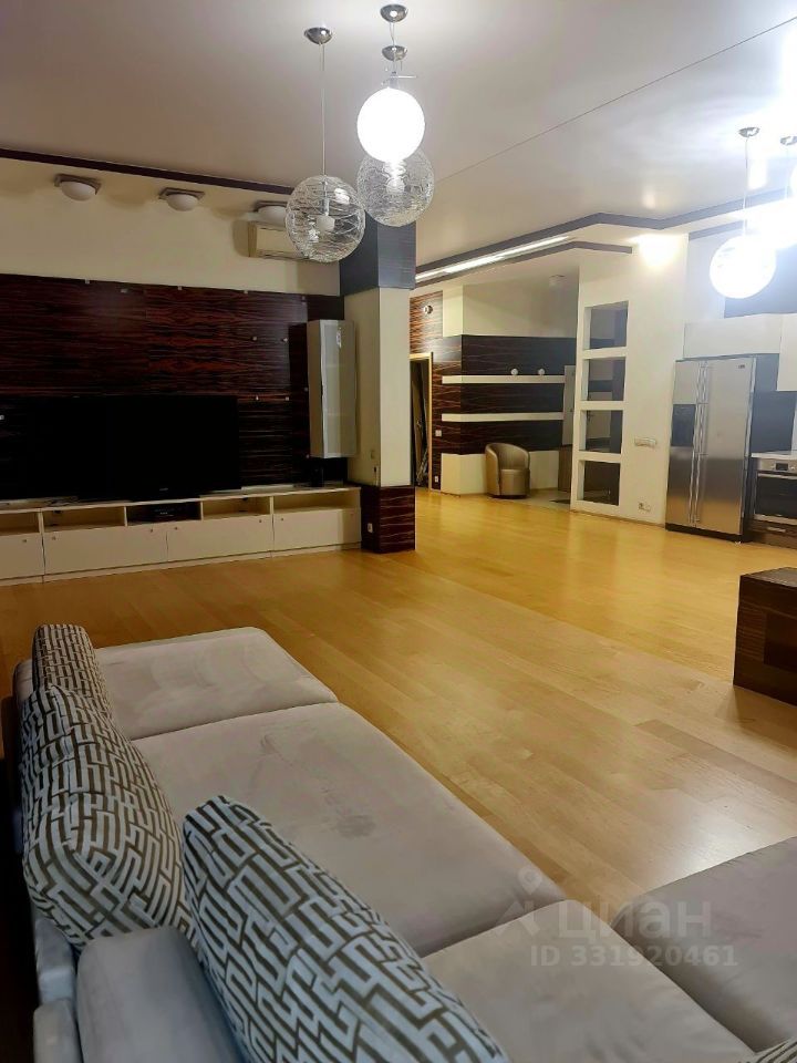 m. Ulitsa Akademika Koroleva: Apartment, 3-rooms