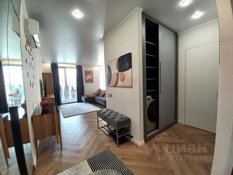 m. Aminyevskaya: Apartment, 3-rooms