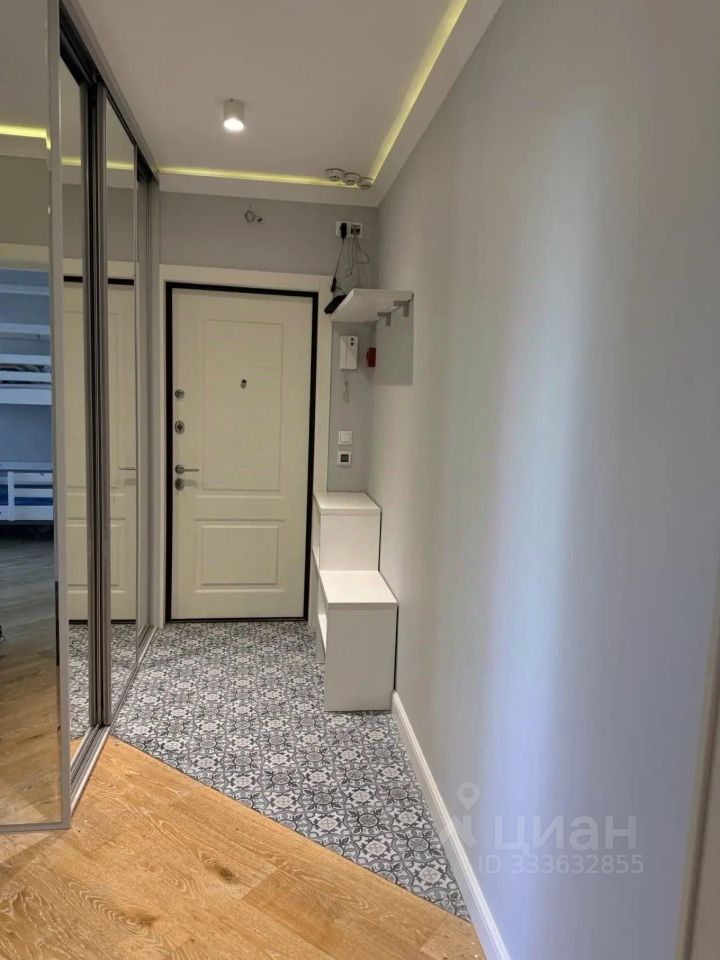 m. Ulitsa Milashenkova: Apartment, 2-rooms
