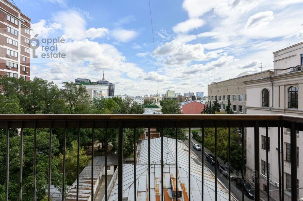 m. Krasnopresnenskaya: Apartment, 2-rooms