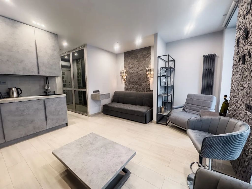 m. Novodachnaya: Apartment, studio