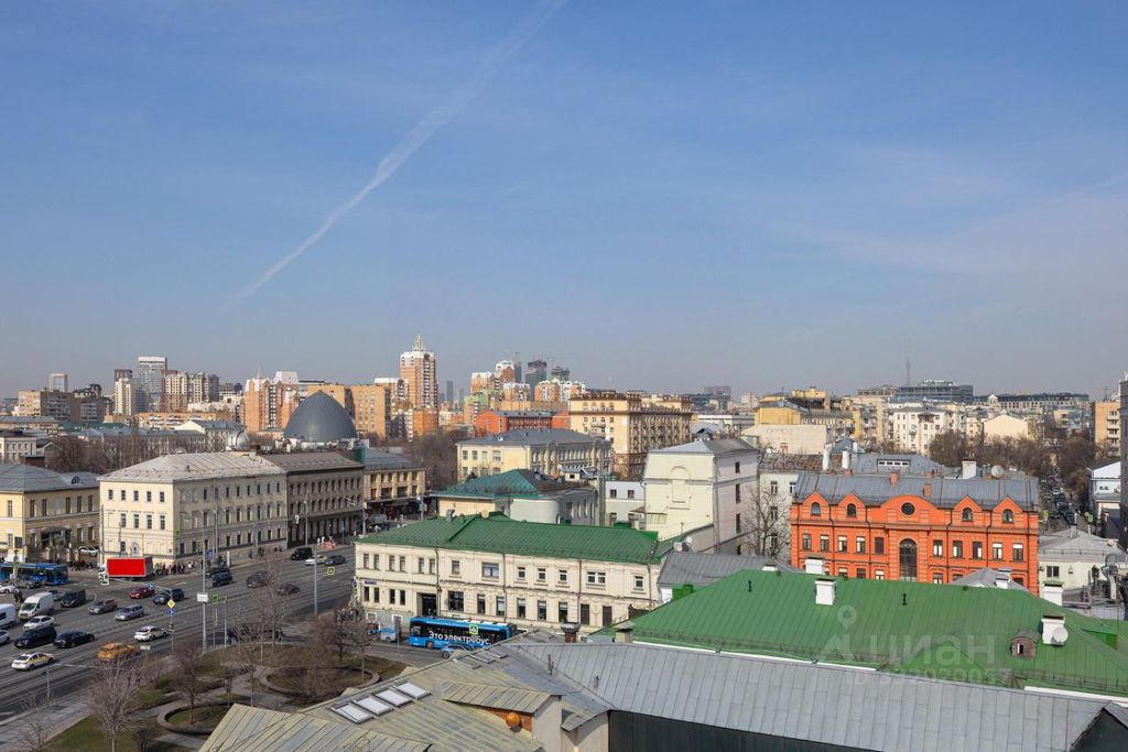 m. Barrikadnaya: Apartment, 3-rooms