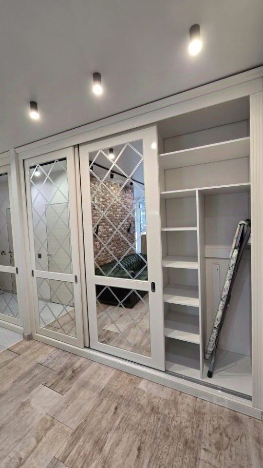m. Pyatnitskoe shosse: Apartment, 3-rooms