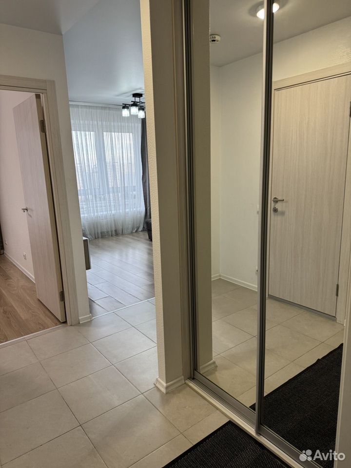 m. Lukhmanovskaya: Apartment, 1-rooms