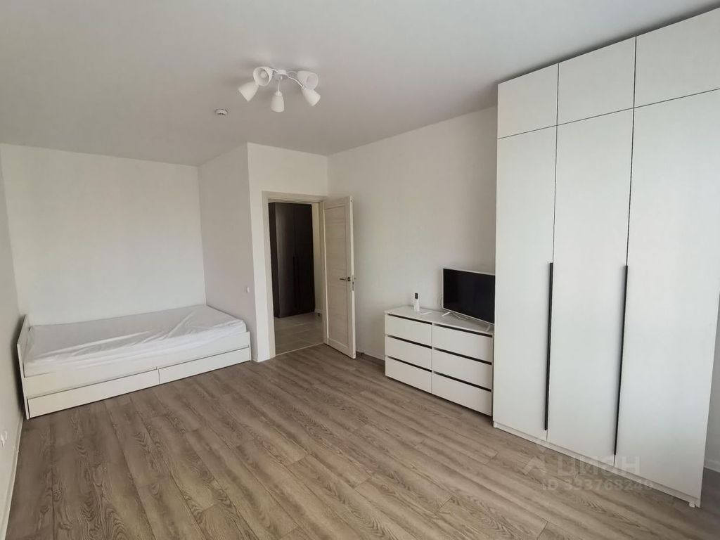 m. Narodnoe Opolchenie: Apartment, 1-rooms