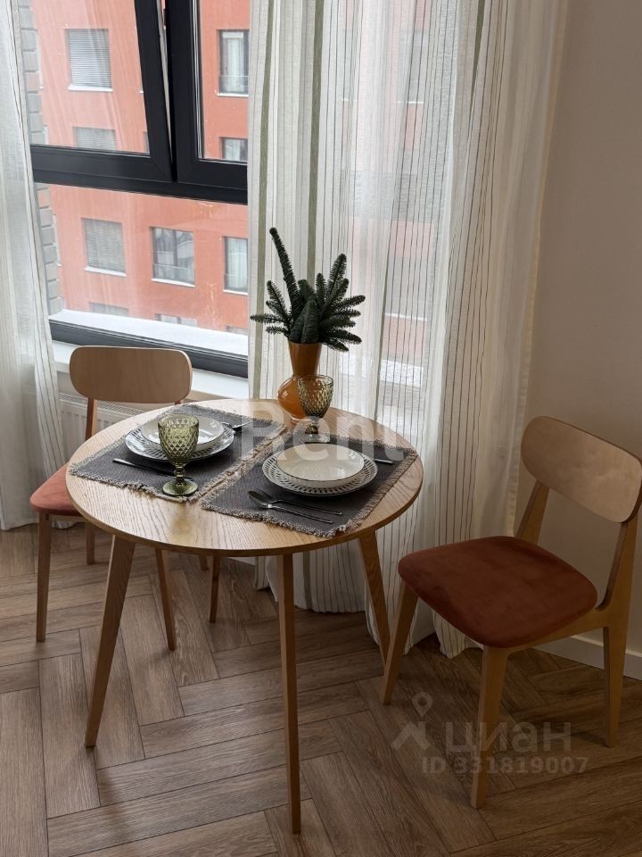 m. ZIL: Apartment, 1-rooms