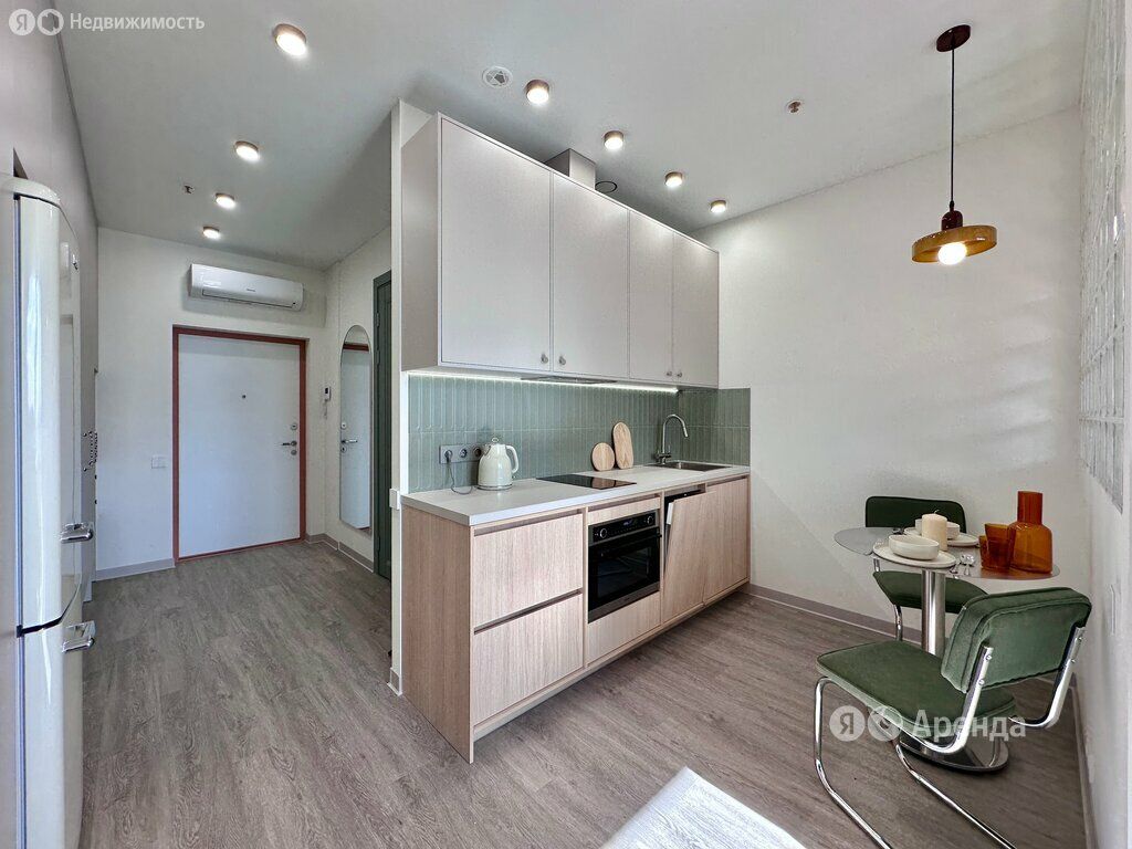 m. Maryina Roscha: Apartment, studio