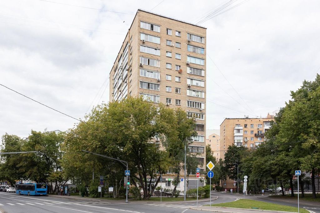 m. Barrikadnaya: Apartment, 2-rooms