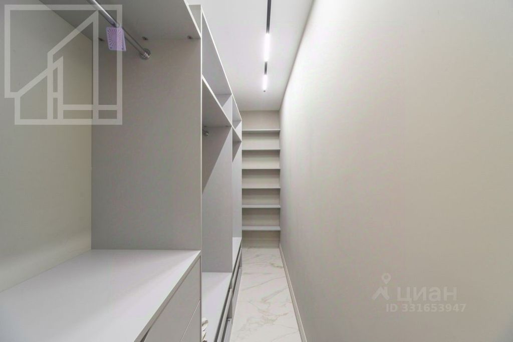 m. Aminyevskaya: Apartment, 3-rooms