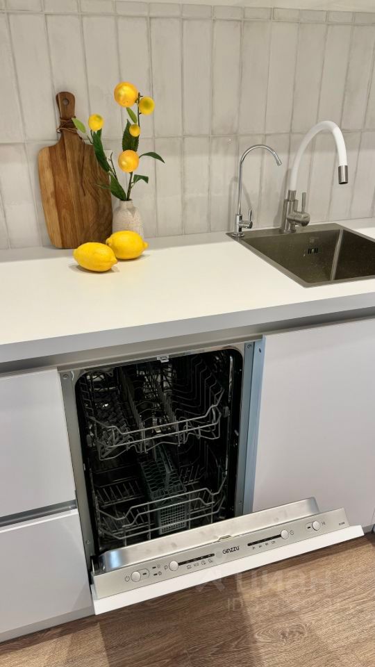 m. Aminyevskaya: Apartment, studio