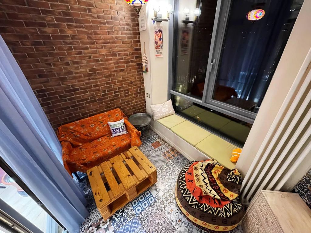 m. Molodezhnaya: Apartment, 2-rooms