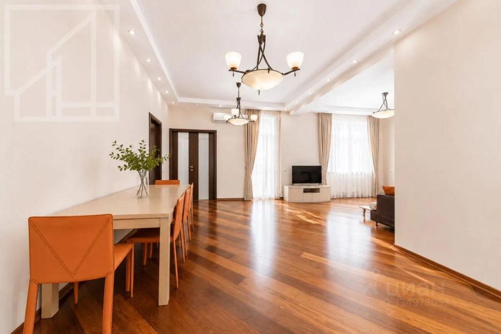 m. Mayakovskaya: Apartment, 3-rooms