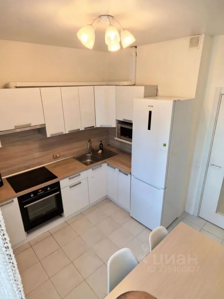 m. Lukhmanovskaya: Apartment, 1-rooms