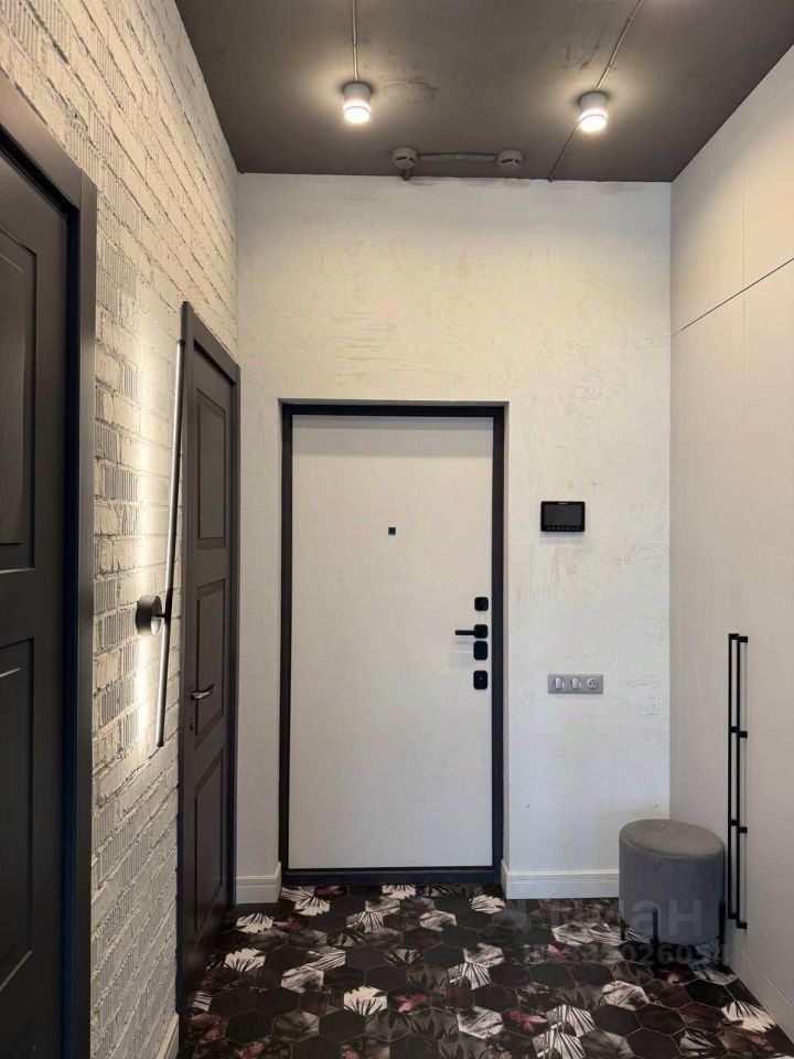 m. Ulitsa Milashenkova: Apartment, 2-rooms