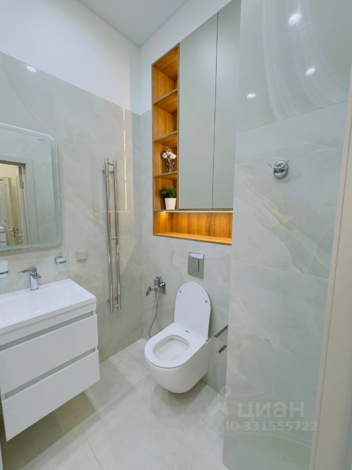 m. ZIL: Apartment, 2-rooms
