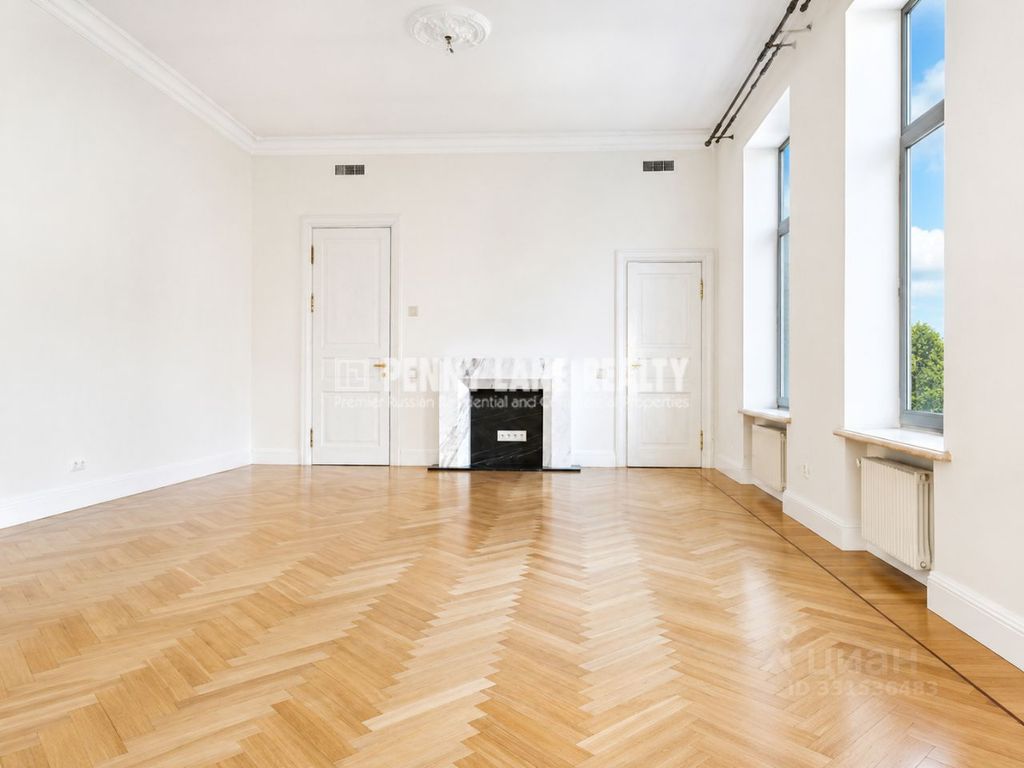 m. Aleksandrovsky sad: Apartment, 4-rooms