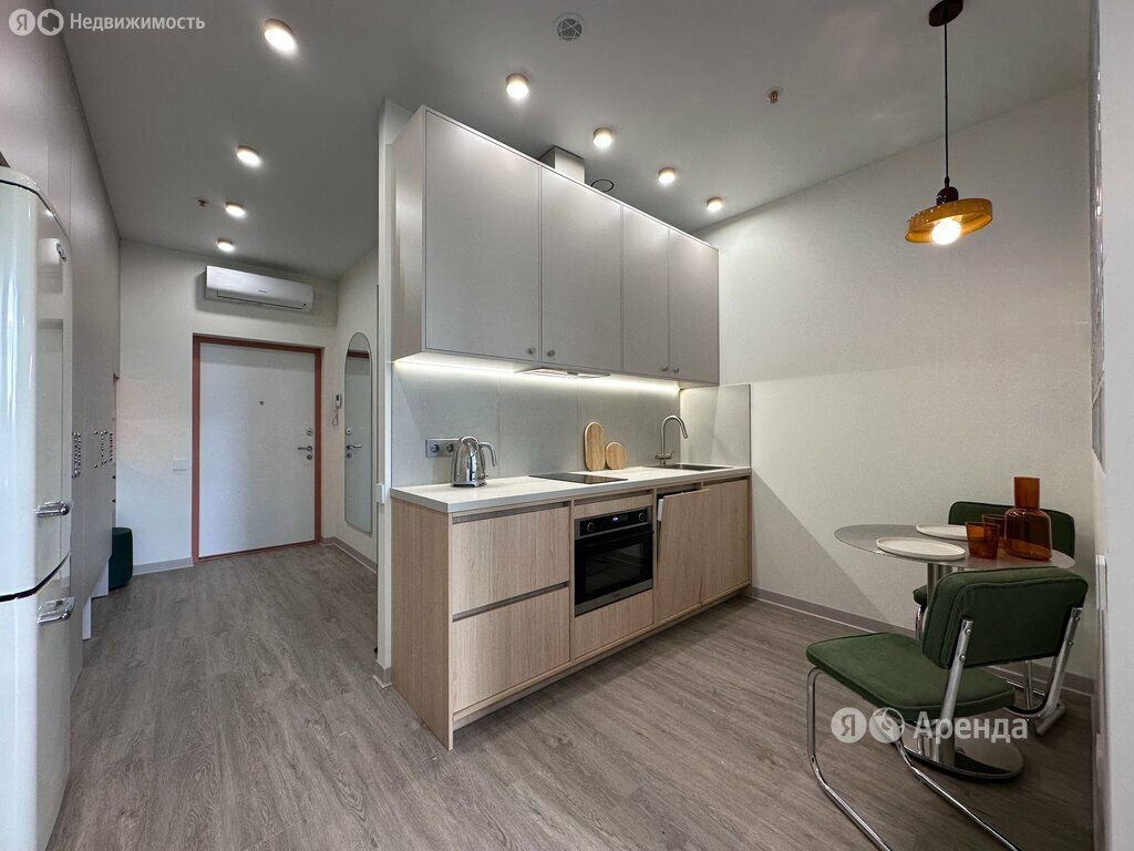 m. Maryina Roscha: Apartment, studio