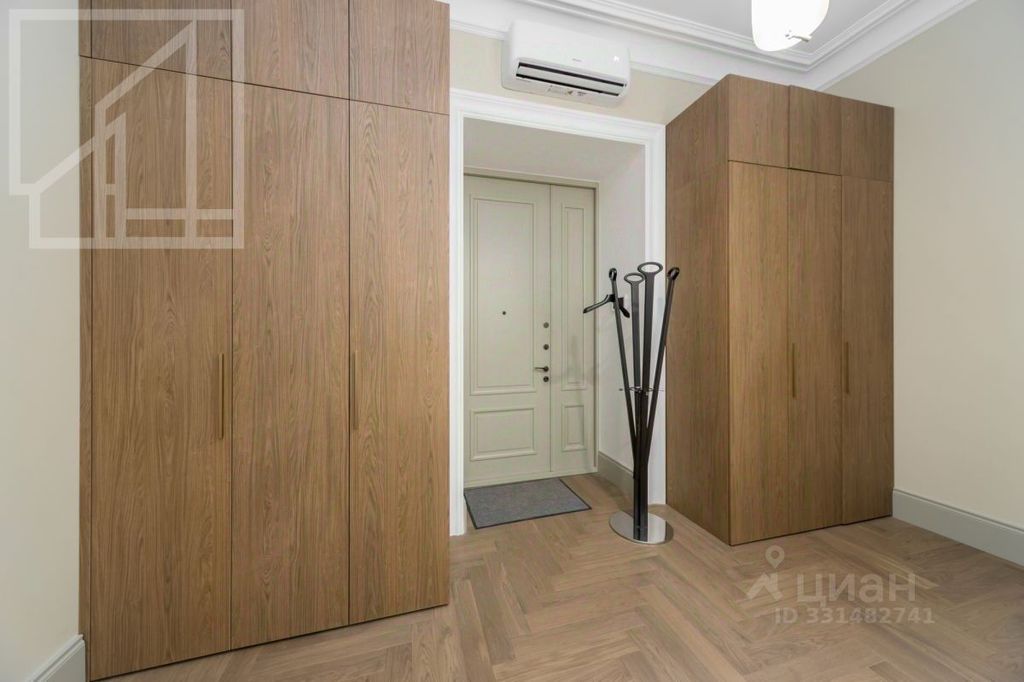 m. Kropotkinskaya: Apartment, 5-rooms