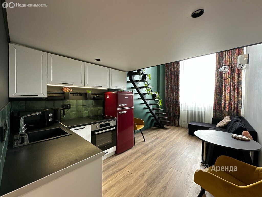 m. Sokol: Apartment, studio