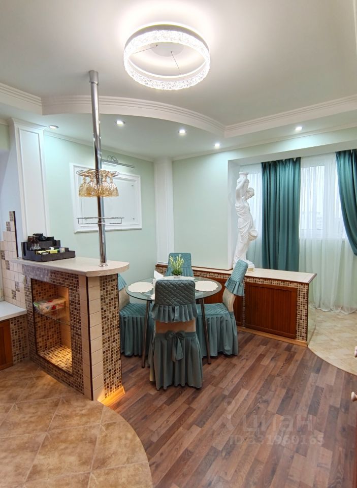 m. Generala Tyuleneva: Apartment, 2-rooms