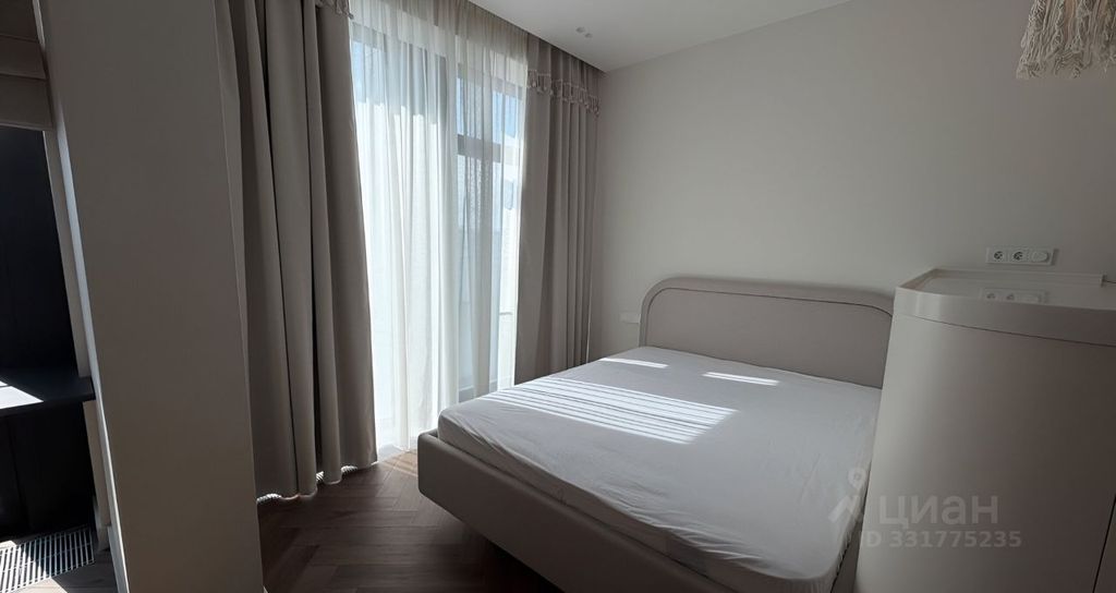 m. Maryina Roscha: Apartment, studio