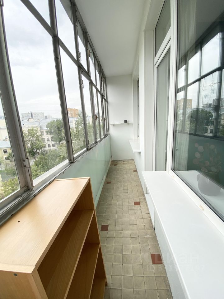 m. Kropotkinskaya: Apartment, 2-rooms