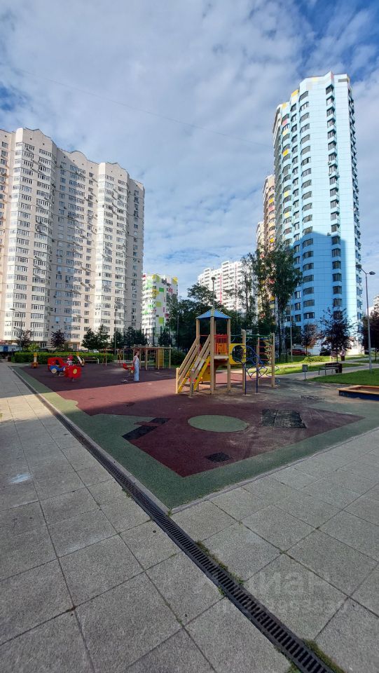 m. Prospekt Vernadskogo: Apartment, 2-rooms