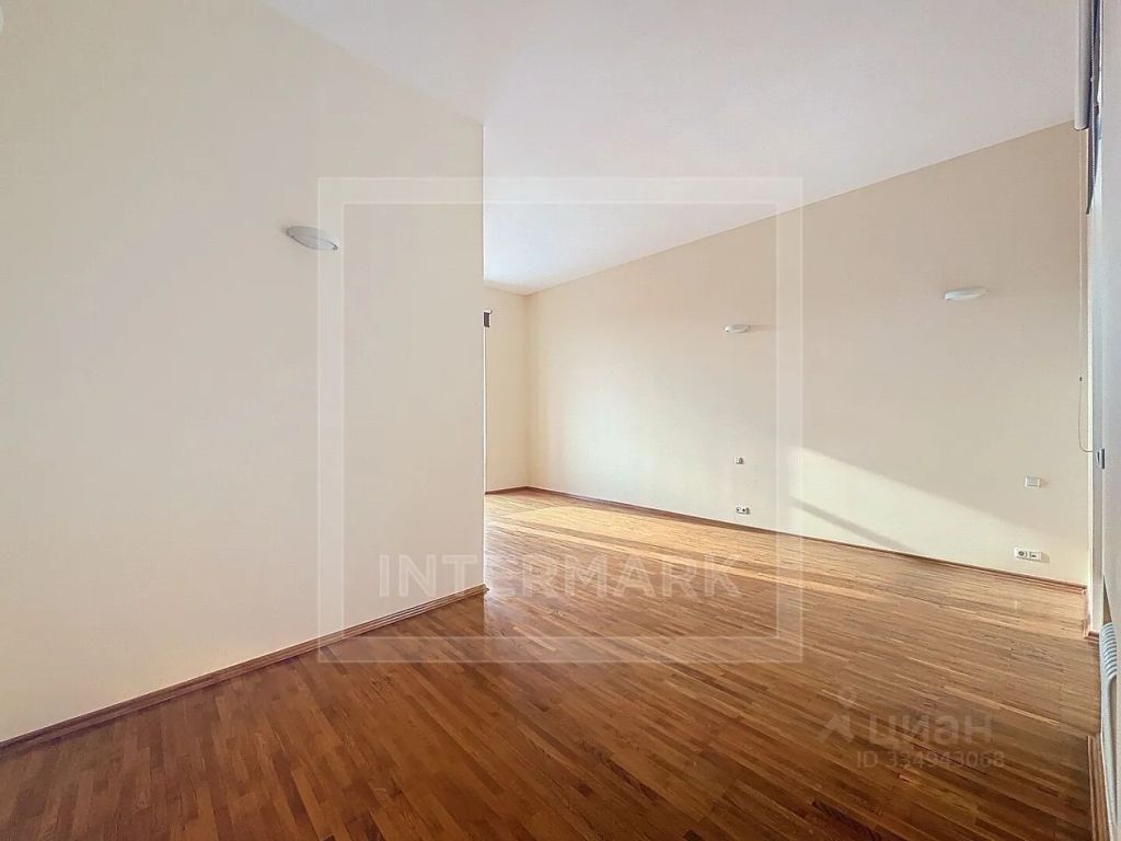 m. Borovitskaya: Apartment, 5-rooms