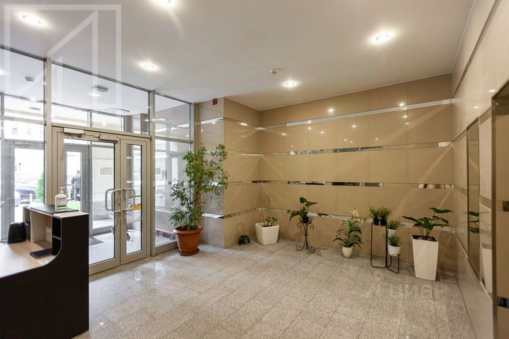 m. Oktyabrskaya: Apartment, 3-rooms