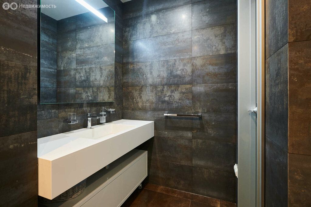 m. Barrikadnaya: Apartment, 3-rooms