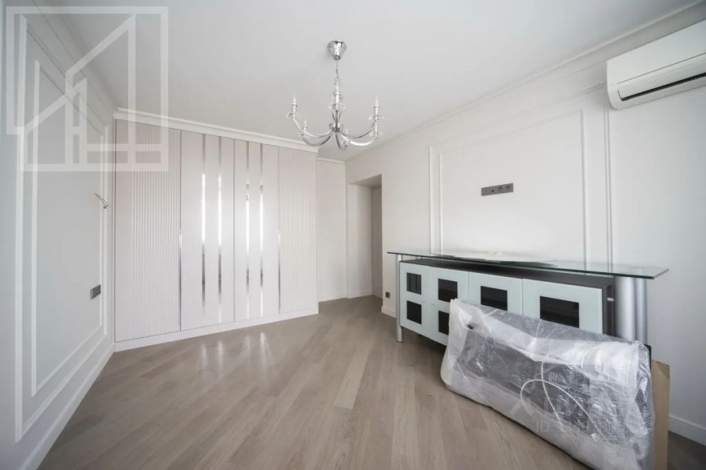m. Smolenskaya: Apartment, 3-rooms