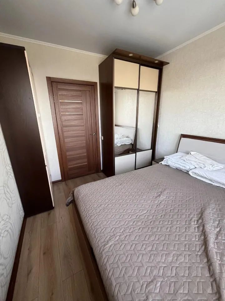 m. Lukhmanovskaya: Apartment, 2-rooms