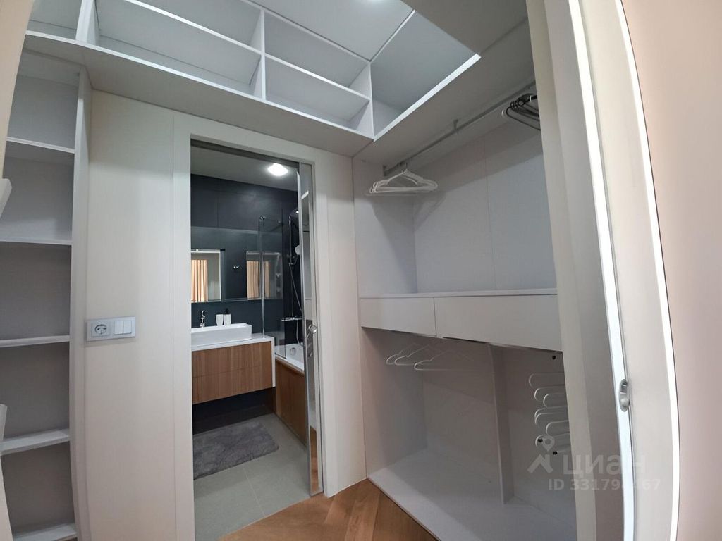 m. Aminyevskaya: Apartment, 3-rooms