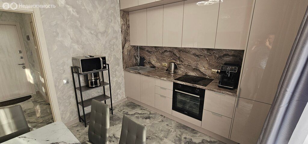 m. Nakhimovsky prospekt: Apartment, 2-rooms