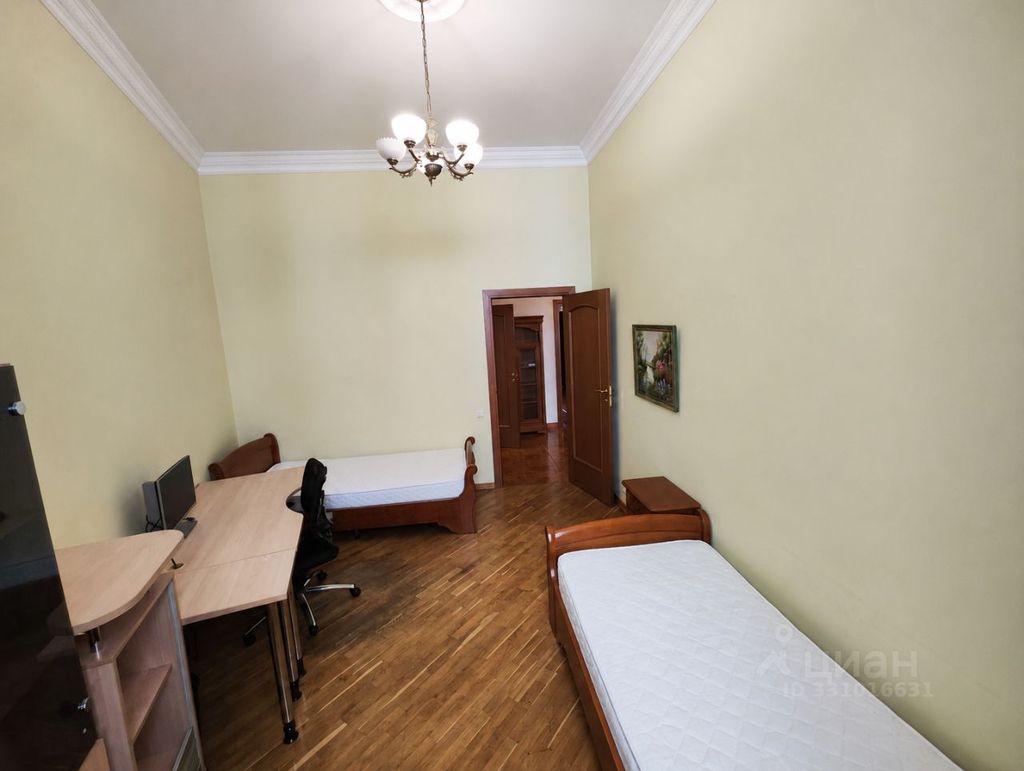 m. Lubyanka: Apartment, 3-rooms
