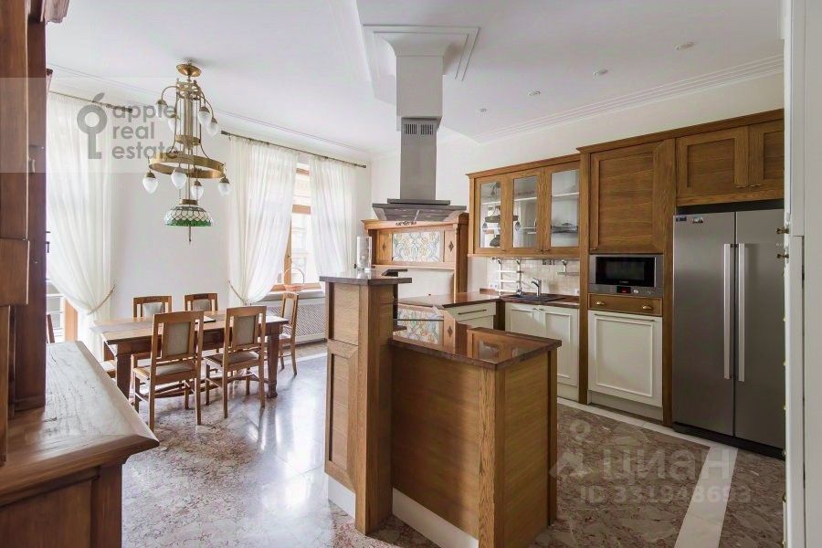 m. Kropotkinskaya: Apartment, 4-rooms