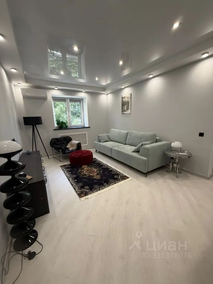 m. Barrikadnaya: Apartment, 2-rooms