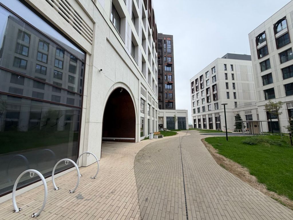 m. ZIL: Apartment, 1-rooms