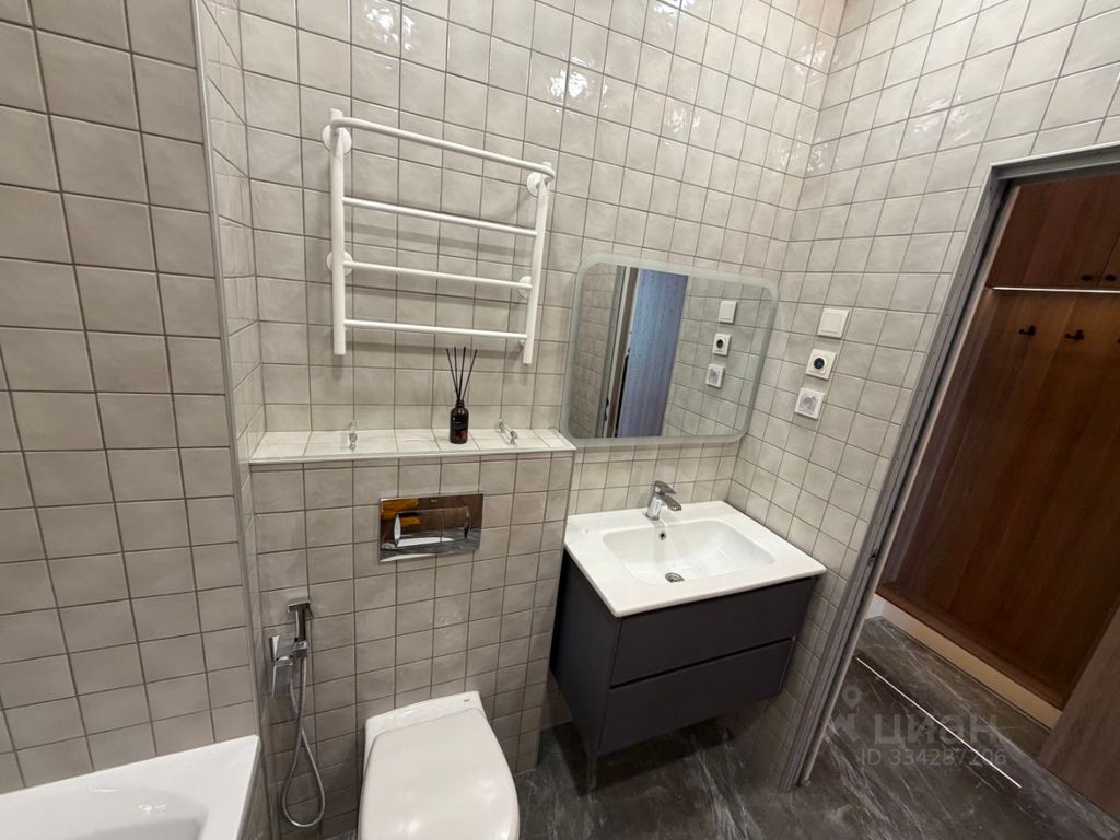 m. Maryina Roscha: Apartment, studio