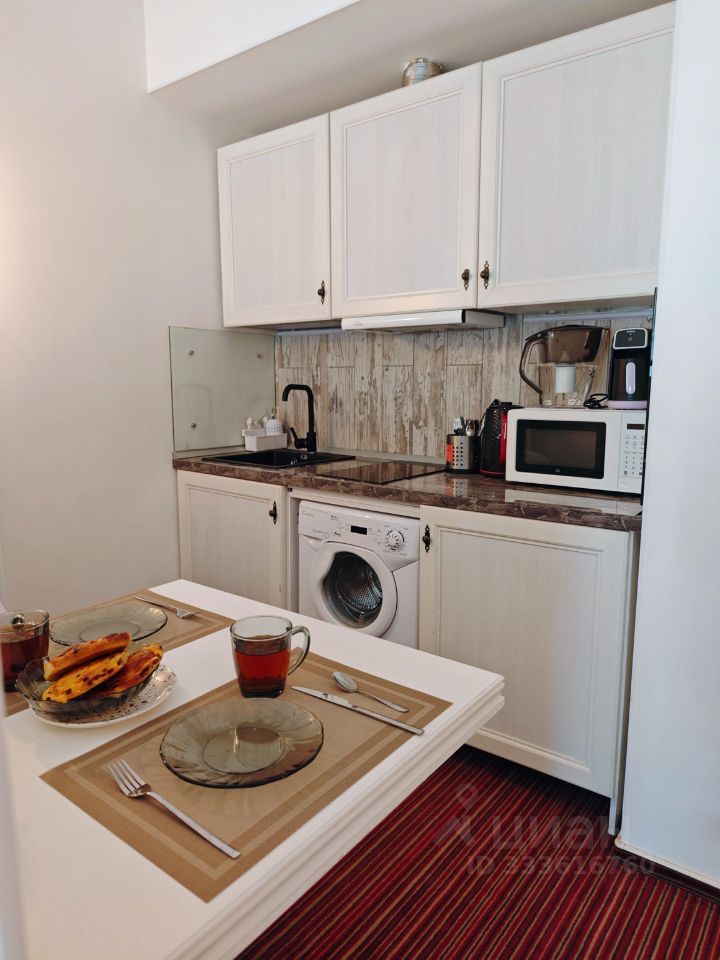 m. Sretensky bulvar: Apartment, studio
