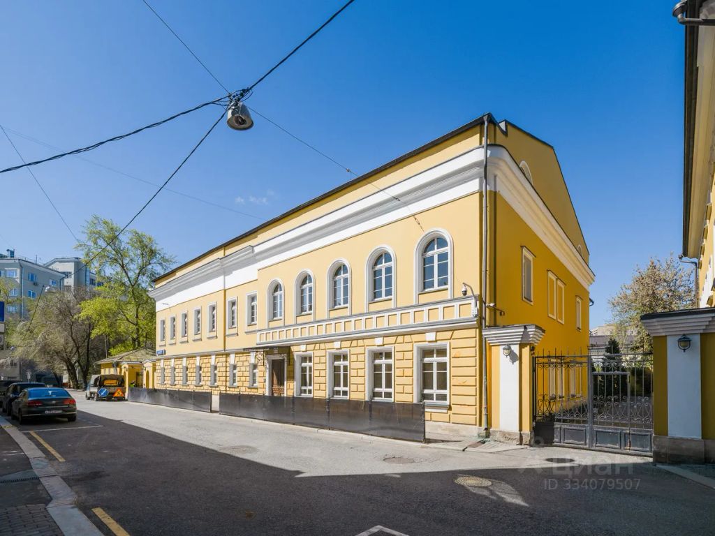 m. Kropotkinskaya: Apartment, 4-rooms