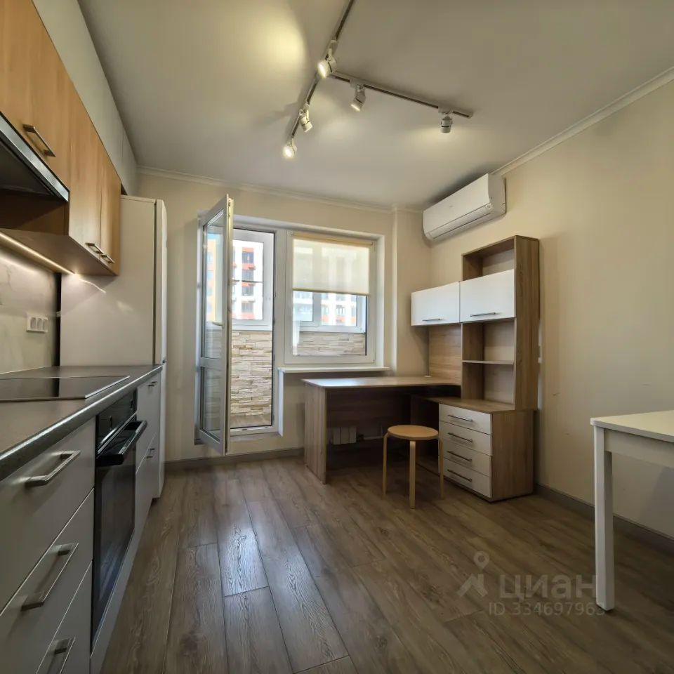 m. Bulvar Dmitriya Donskogo: Apartment, 2-rooms