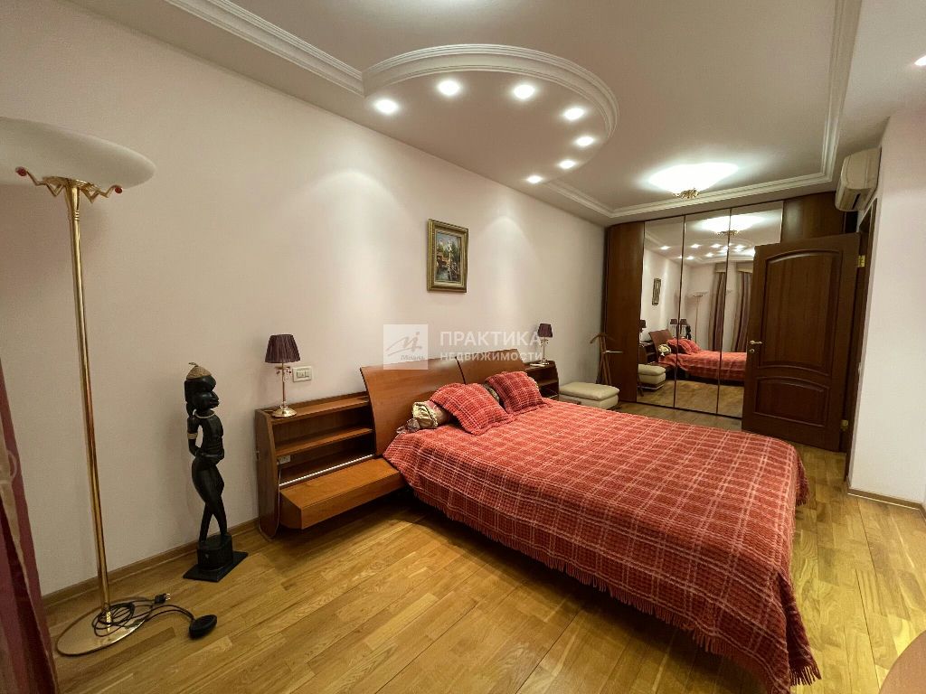 m. Mayakovskaya: Apartment, 3-rooms